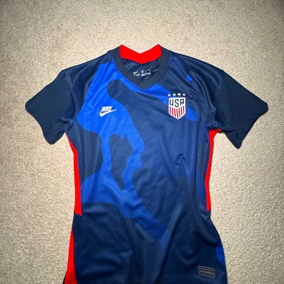 Nike USA Soccer Women Jersey in Navy and Red - Picture 1 of 4